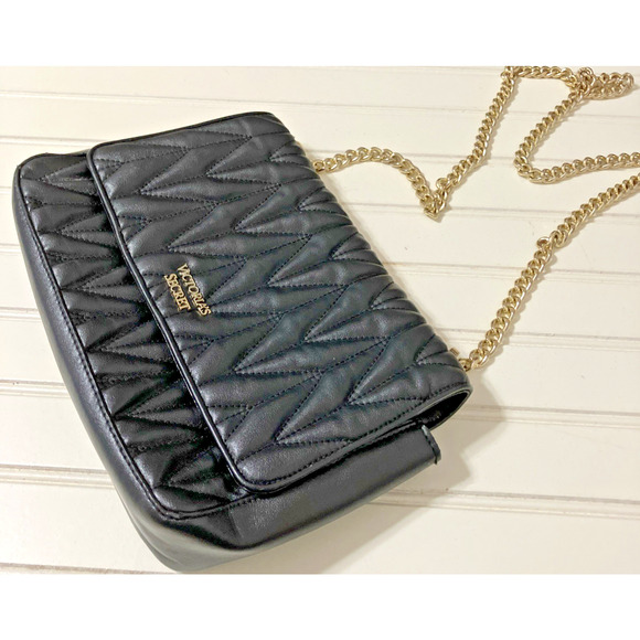 Victoria’s Secret Chevron Quilted Shoulder Bag  Black w Gold Toned Chain Logo - Picture 3 of 8